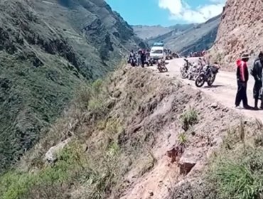 Tragedia en Bolivia: al menos 16 muertos tras caída de un autobús por un barranco en Cochabamba