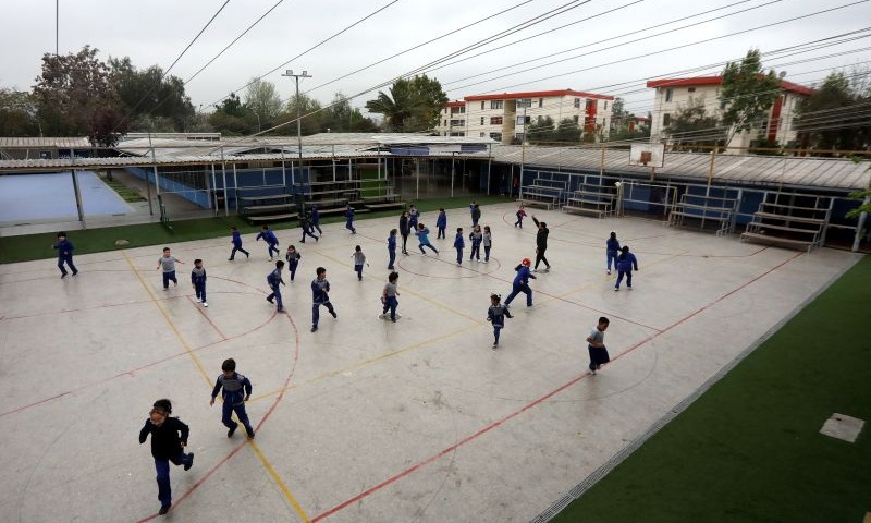 Desvinculación escolar 2024 alcanza su nivel más bajo desde 2010, según Mineduc