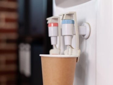 Tipos de dispensadores de agua: guía completa para elegir el ideal