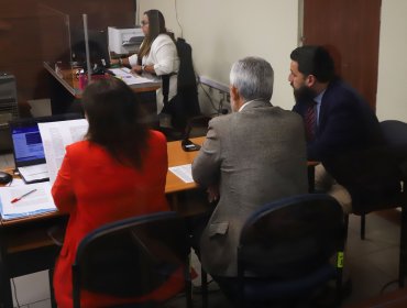 Exjuez acusado de grabar a mujeres sin consentimiento en gimnasio de Concón seguirá cumpliendo pena en libertad