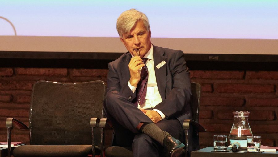 Mayne-Nicholls plantea que detener a migrantes irregulares que llegan por necesidad laboral sería un “abuso de poder”