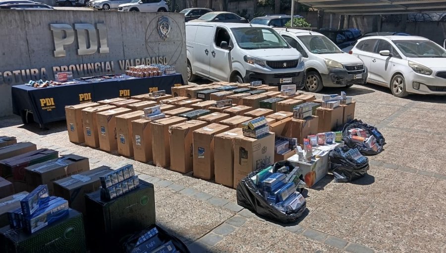 PDI desarticula red criminal dedicada al contrabando de cigarrillos en Valparaíso y Santiago: 15 sujetos fueron detenidos