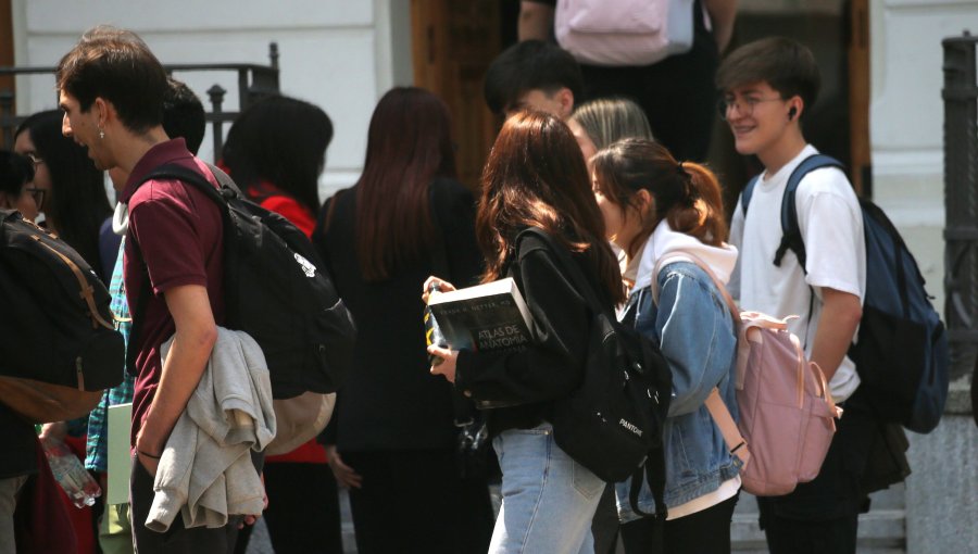 FNE detecta que 35% de las carreras de educación superior tienen un retorno económico negativo