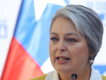 Jara se lanza contra Matthei tras dichos sobre el Plan Nacional de Búsqueda: "Demuestra ser la misma que abrazaba a Pinochet"