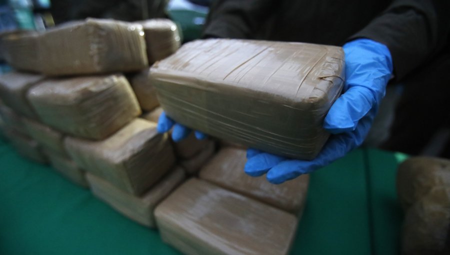 Detienen a un ciudadano boliviano y al conductor de un bus por tráfico de drogas en Calama