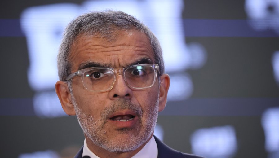 Ministro Cordero advierte al próximo Gobierno en materia de seguridad: "Otra cosa es con guitarra"