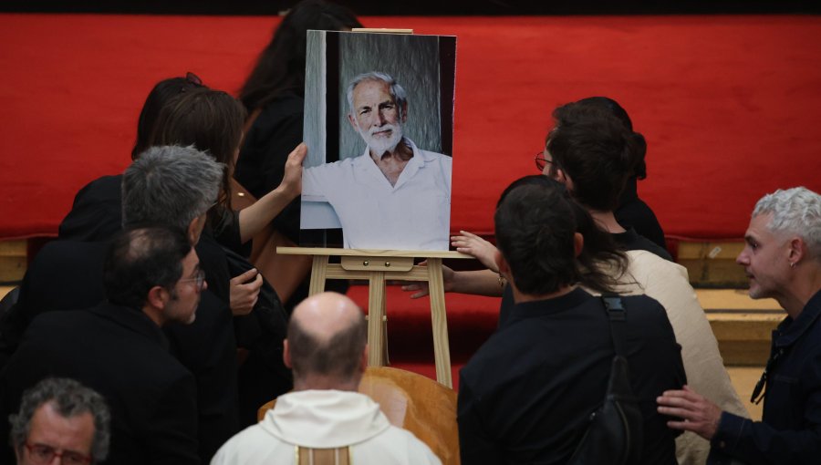 El último adiós a "Tito": Héctor Noguera fue despedido en emotivo y multitudinario funeral
