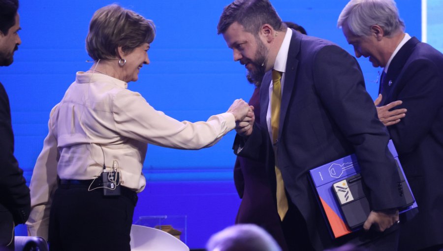 Encuesta Criteria: Jara lidera, segundo Kast y Kaiser desplaza a Matthei