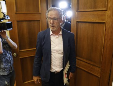 Comisión que revisa acusación constitucional contra Diego Pardow espera contar con el biministro García como primer invitado