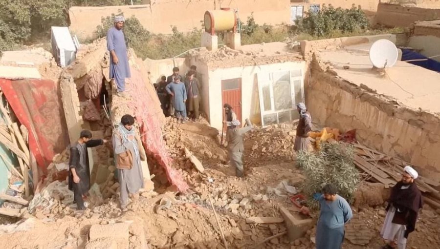 Al menos una veintena de muertos deja nuevo terremoto de magnitud 6,3 en Afganistán