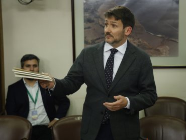Con el apoyo de 20 diputados de izquierda se aprobaría la acusación constitucional contra exministro Pardow