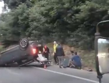 Hombre muere tras ser atropellado por un automóvil que terminó volcado en la subida Santos Ossa de Valparaíso