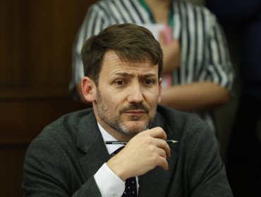 Contraloría da 10 días de plazo al Gobierno para justificar financiamiento de defensa de Pardow en acusación constitucional