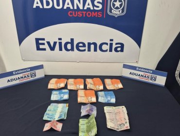 Aduanas detecta contrabando de dinero en bus de turismo en complejo Los Libertadores