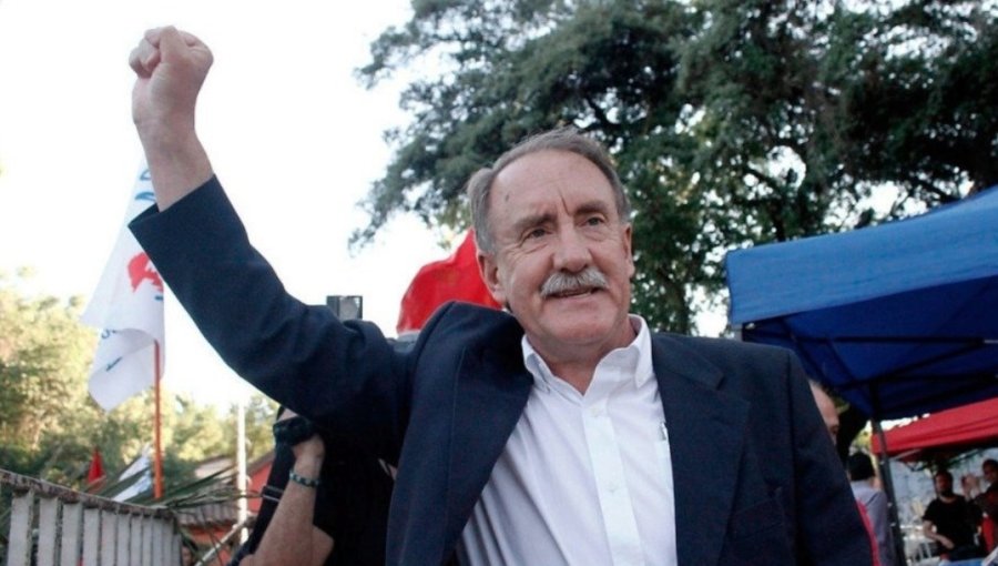 Eduardo Artés: "Estaré incluso con aquellos estudiantes que tiran la bomba molotov"