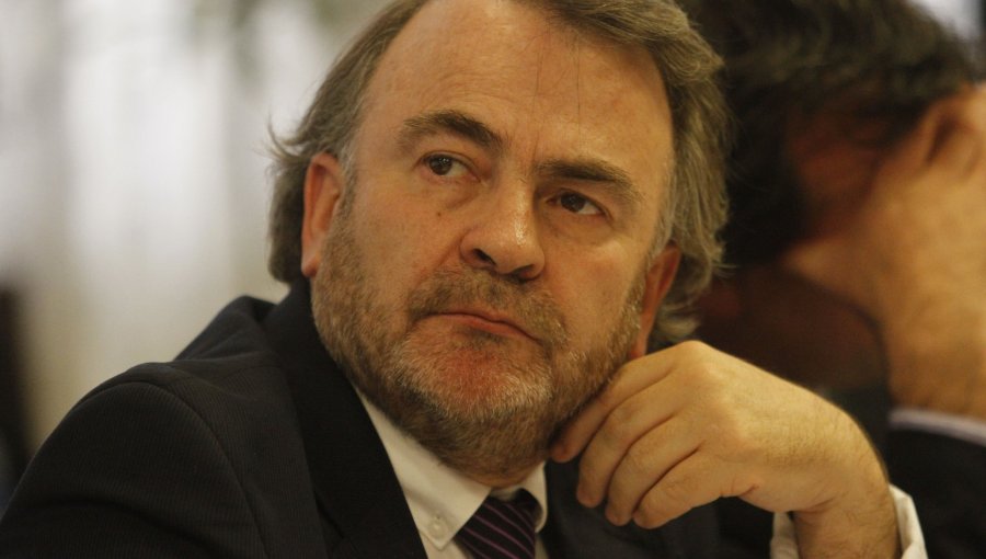 Analista Pepe Auth advierte que el debate de la Archi podría no cambiar la elección si los candidatos "no arriesgan"