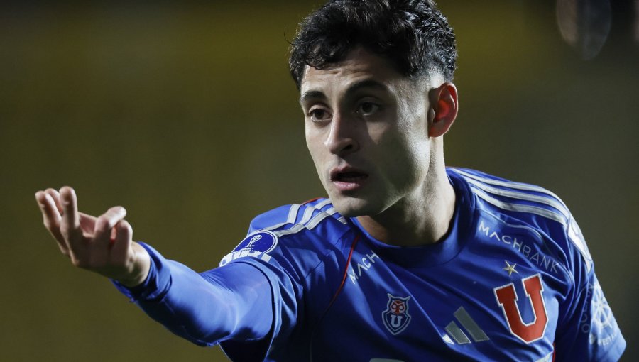 Universidad de Chile oficializó la renovación de Javier Altamirano hasta 2028