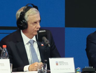 Kast defiende expulsiones en vuelos charter aunque cuesten US$300 millones: "La seguridad de los chilenos vale eso y más"