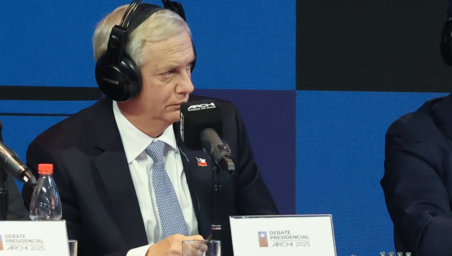 Kast defiende expulsiones en vuelos charter aunque cuesten US$300 millones: "La seguridad de los chilenos vale eso y más"