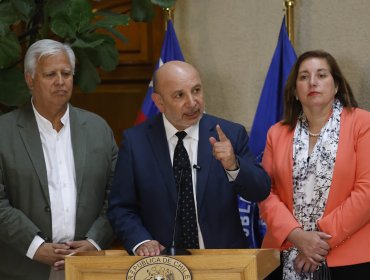 Senadores del PS no asistieron a reunión con el Ministro de Hacienda en protesta por recortes en salud, vivienda y educación