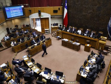 Senado aprueba proyecto que repone el feriado bancario del 31 de diciembre: pasa a la Cámara de Diputados