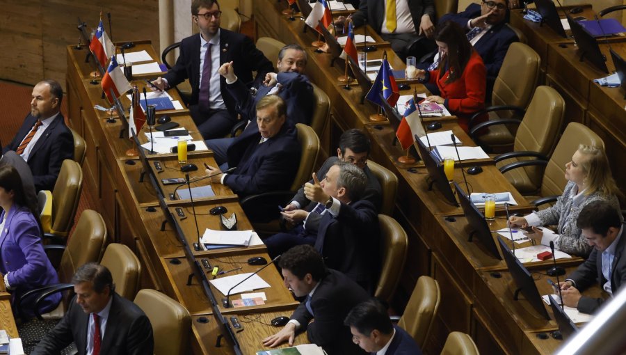 Oposición rechaza que se incluya norma de estabilidad laboral para funcionarios en ley de reajuste