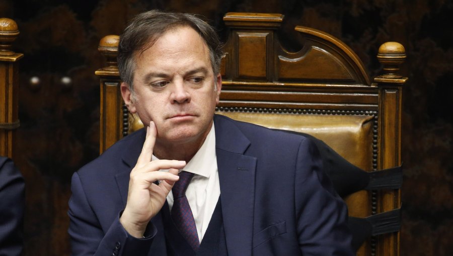 Vicepresidente de Demócratas afirma que el partido será opositor si Jara, Kaiser o Kast llegan a La Moneda