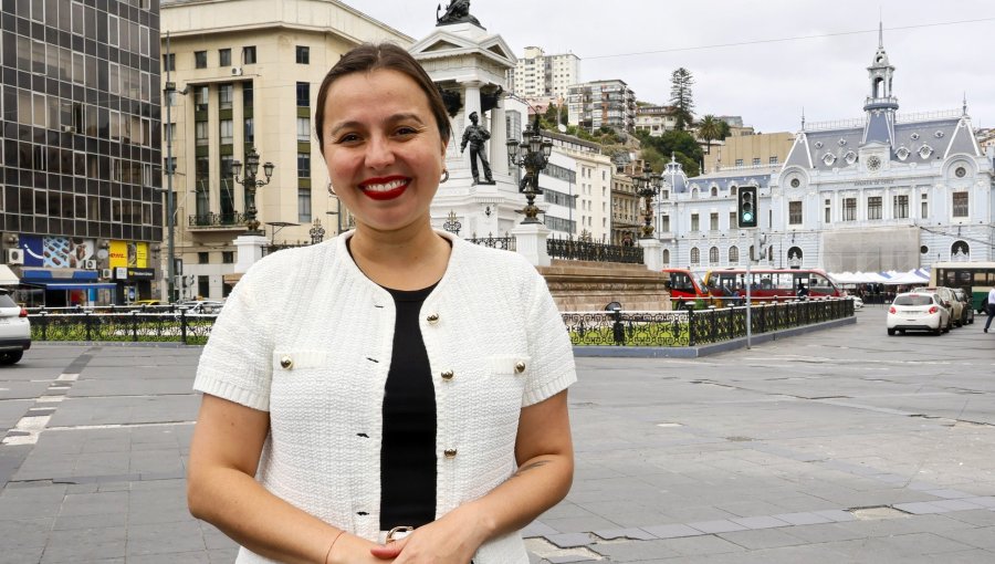 Camila Nieto emerge como figura clave en el cierre de campaña de Jara en Valparaíso: "La acompañaré en lo que estime necesario"