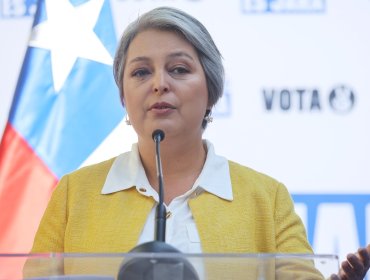 PC "respetará absolutamente" decisión de Jara de renunciar o suspender su militancia si es electa Presidenta