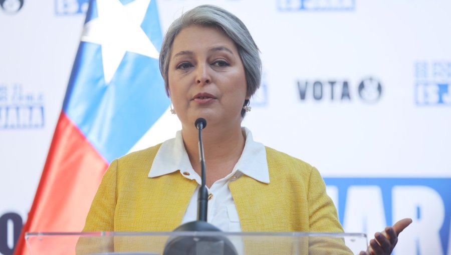 PC "respetará absolutamente" decisión de Jara de renunciar o suspender su militancia si es electa Presidenta