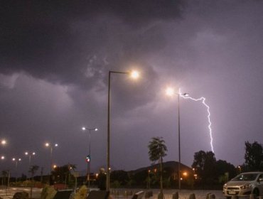 Declaran Alerta Temprana Preventiva para la región de Los Ríos por probables tormentas eléctricas, vientos y nubes tornádicas