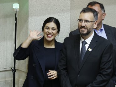 PS Valparaíso califica como "una falta de respeto" a Insulza que De Rementería apoye a su pareja Karol Cariola en carrera al Senado