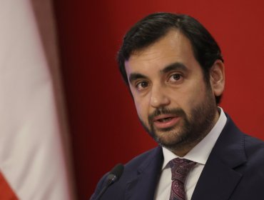 Ministro Gajardo cuestiona idea de indultos a criminales de lesa humanidad y destaca rol del expresidente Piñera en DD.HH.