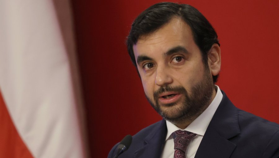 Ministro Gajardo cuestiona idea de indultos a criminales de lesa humanidad y destaca rol del expresidente Piñera en DD.HH.