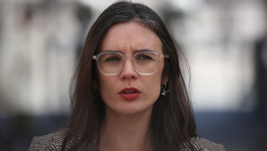 Vocera de Gobierno acusa "retroceso civilizatorio" tras dichos de Kaiser sobre posible indulto a Krassnoff