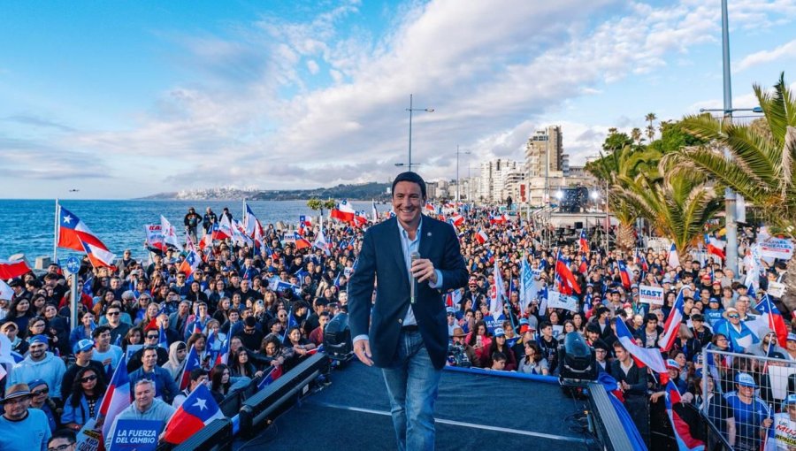 Arturo Squella en cierre de campaña de Kast en Viña: "Tenemos que superar la votación de Jara en primera vuelta y llegar primeros"