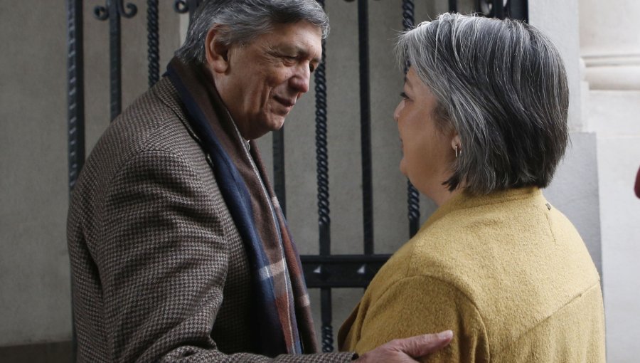 Lautaro Carmona reitera que el Partido Comunista aceptará decisión de Jara de suspender militancia