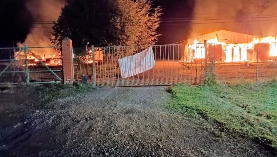 Ministro de Seguridad Pública viaja a La Araucanía tras ola de atentados incendiarios