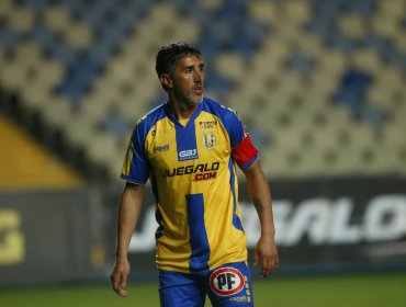 Osvaldo González: "Sería bonito enfrentar a la U el 2026, yo me siento muy querido por su gente"