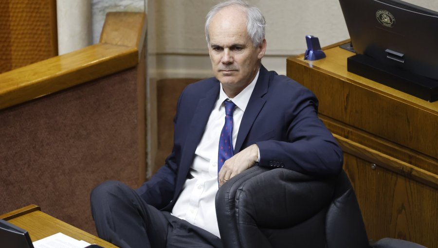 Presidente de RN plantea que Evelyn Matthei "está en mejor posición para ganar en una segunda vuelta"