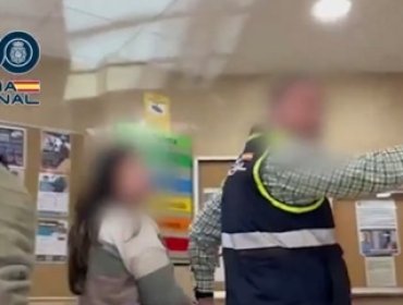 Detienen en España a mujer buscada en Chile por integrar brazo financiero del Tren de Aragua