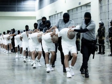 Human Rights Watch denuncia "tortura y abusos" contra venezolanos deportados por EE.UU. a El Salvador