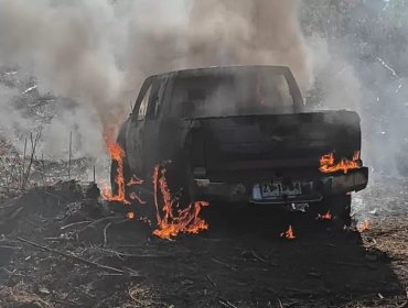 Ataque incendiario destruye maquinaria y vehículos en un predio en Contulmo: Se encontró escrito reivindicativo de la WAM