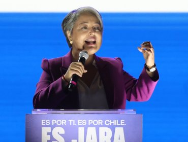 Oposición exige que Jara se disculpe con Carabineros tras cánticos en cierre de campaña en Maipú