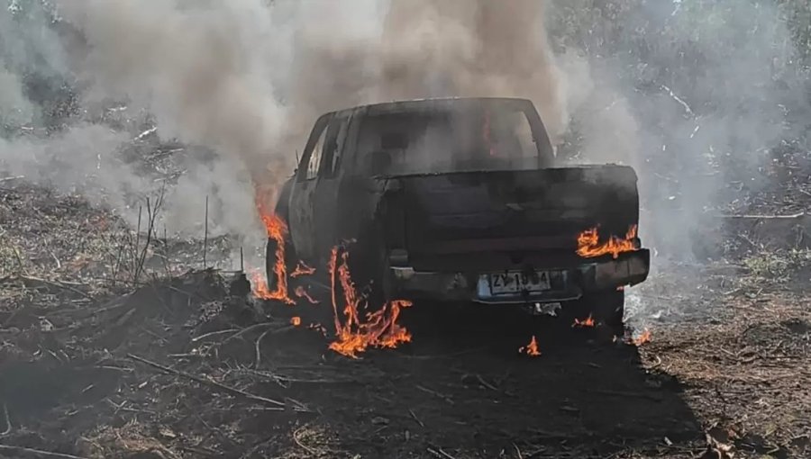 Ataque incendiario destruye maquinaria y vehículos en un predio en Contulmo: Se encontró escrito reivindicativo de la WAM