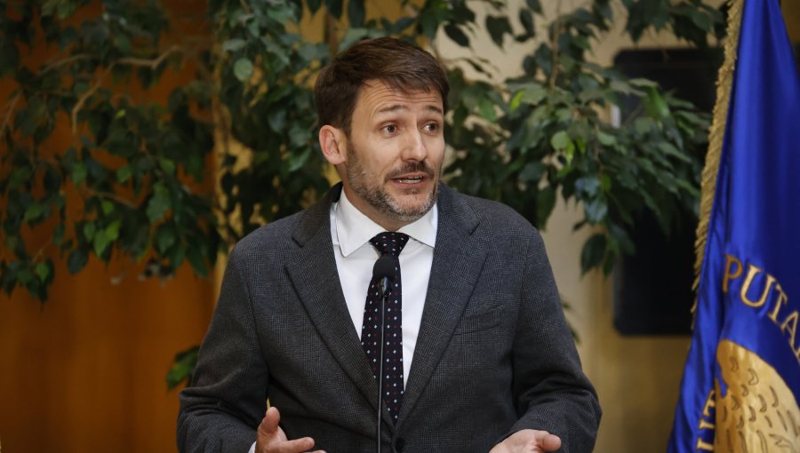 Comisión revisora de la acusación constitucional contra Pardow cita a doble sesión para este viernes