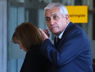 Tribunal declaró culpables a exdirector de la PDI Héctor Espinosa y su esposa por delitos de corrupción