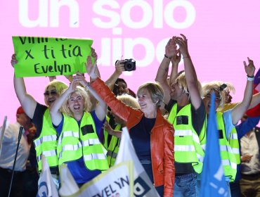 Matthei cuestionó las encuestas y arremetió contra Jara, Kast y el Gobierno en cierre de campaña de Concepción