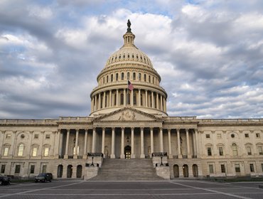Congreso de EE.UU. aprueba presupuesto y pone fin al cierre gubernamental más largo de su historia