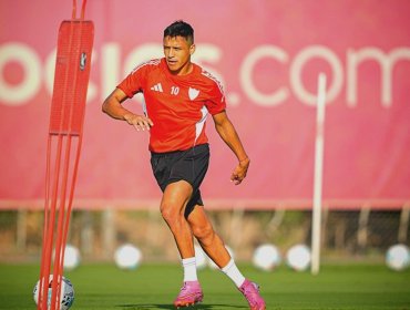 En España aseguran que en el Sevilla "trabajan" para extender el contrato de Alexis Sánchez